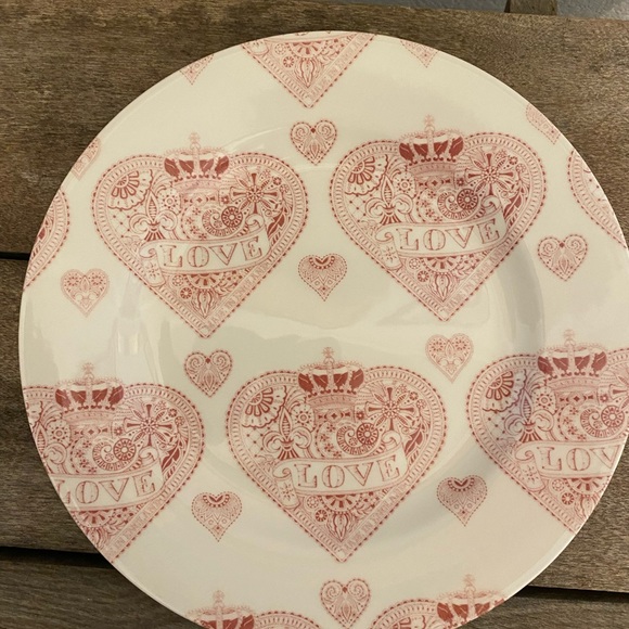 Valentines Day Queens "Made With Love" Heart Salad Plate - Picture 3 of 4
